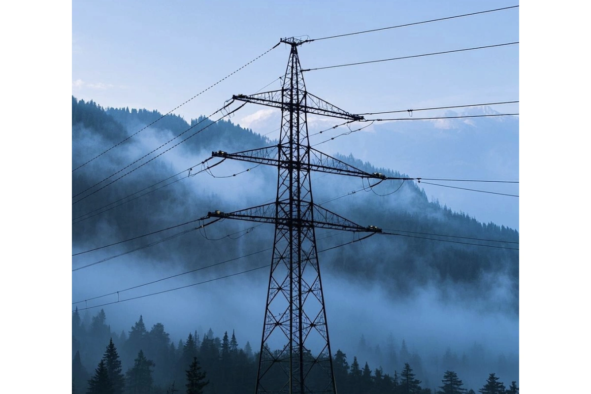 Ano ang mga katangian ng metal electric power tower?