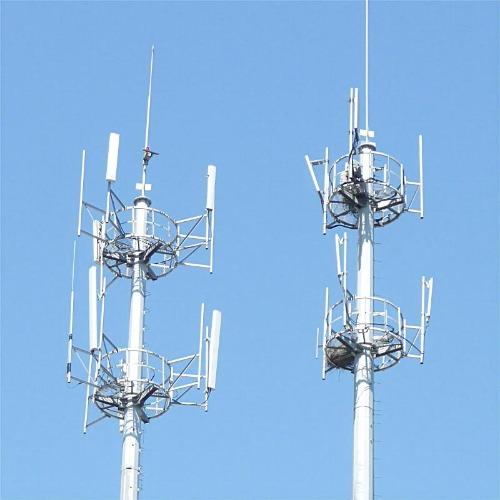 Ano ang mga katangian ng monopole cell tower?