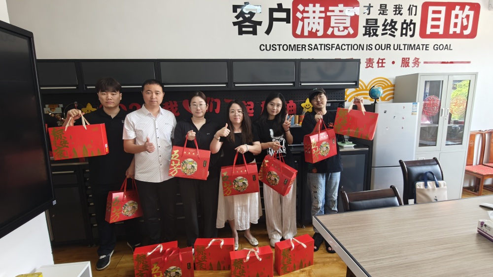 Ipinagdiriwang ng Maotong ang Dragon Boat Festival