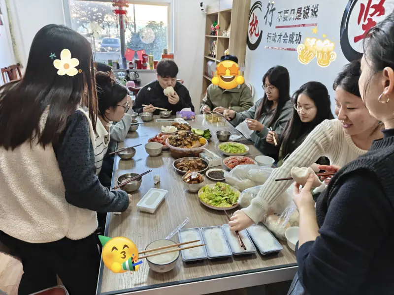 Ang kusang tanghalian ay nagtatayo ng pangmatagalang mga bono sa opisina