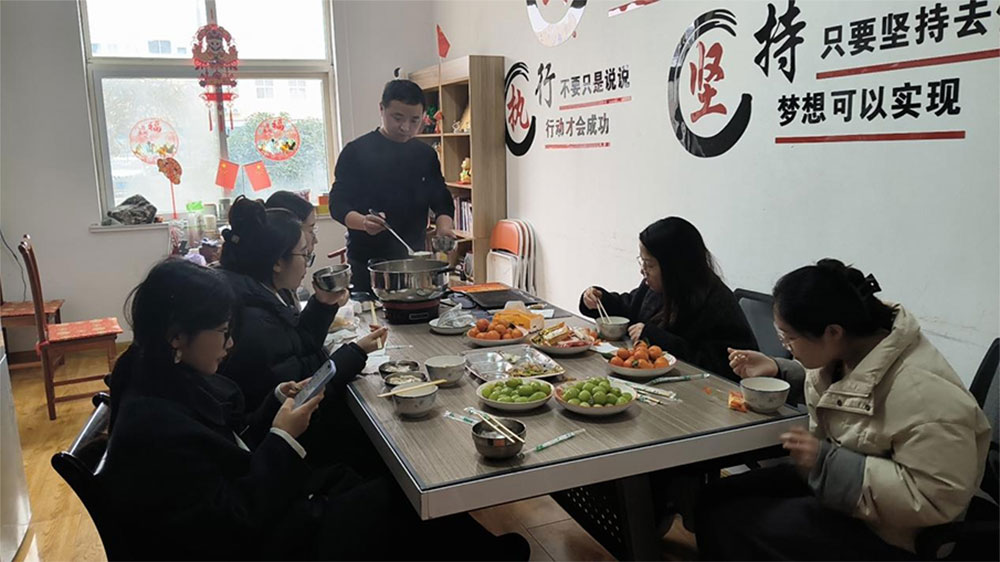 Lantern Festival Tanghalian: Tangyuan at Team Vibes sa Opisina